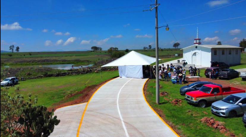 Inauguración de calle de concreto hidráulico en San José Deguedo